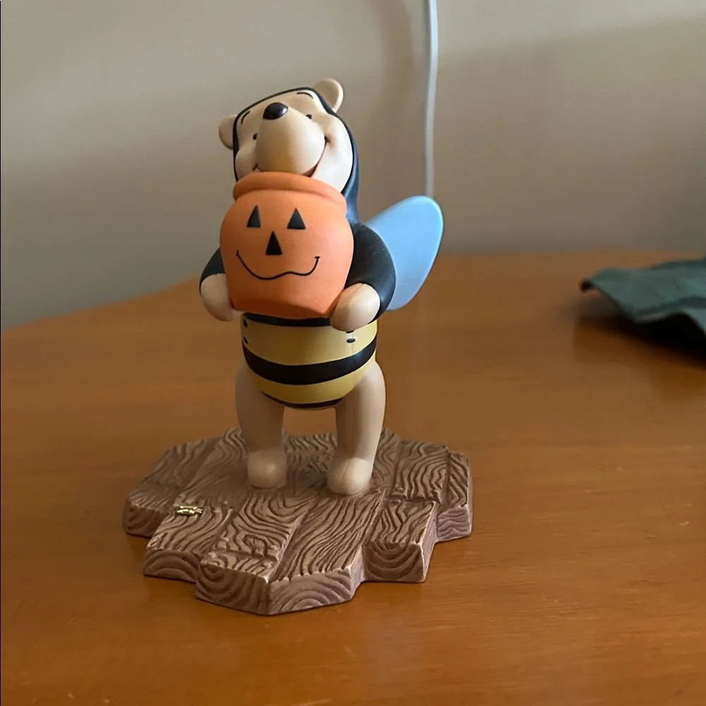 Disney Pooh & Friends Figurine - Cream